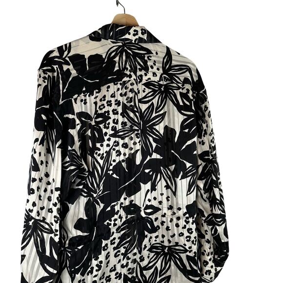 Silk Black and White Monochromatic Floral Botton Up Blouse Womens Size 6 Flowy - Picture 15 of 16